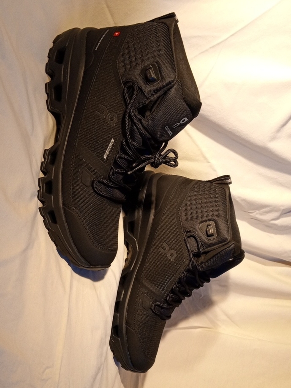 Mens On Cloud Running Cloudrock 2 Black/Black Running Shoes - Picture 3 of 9